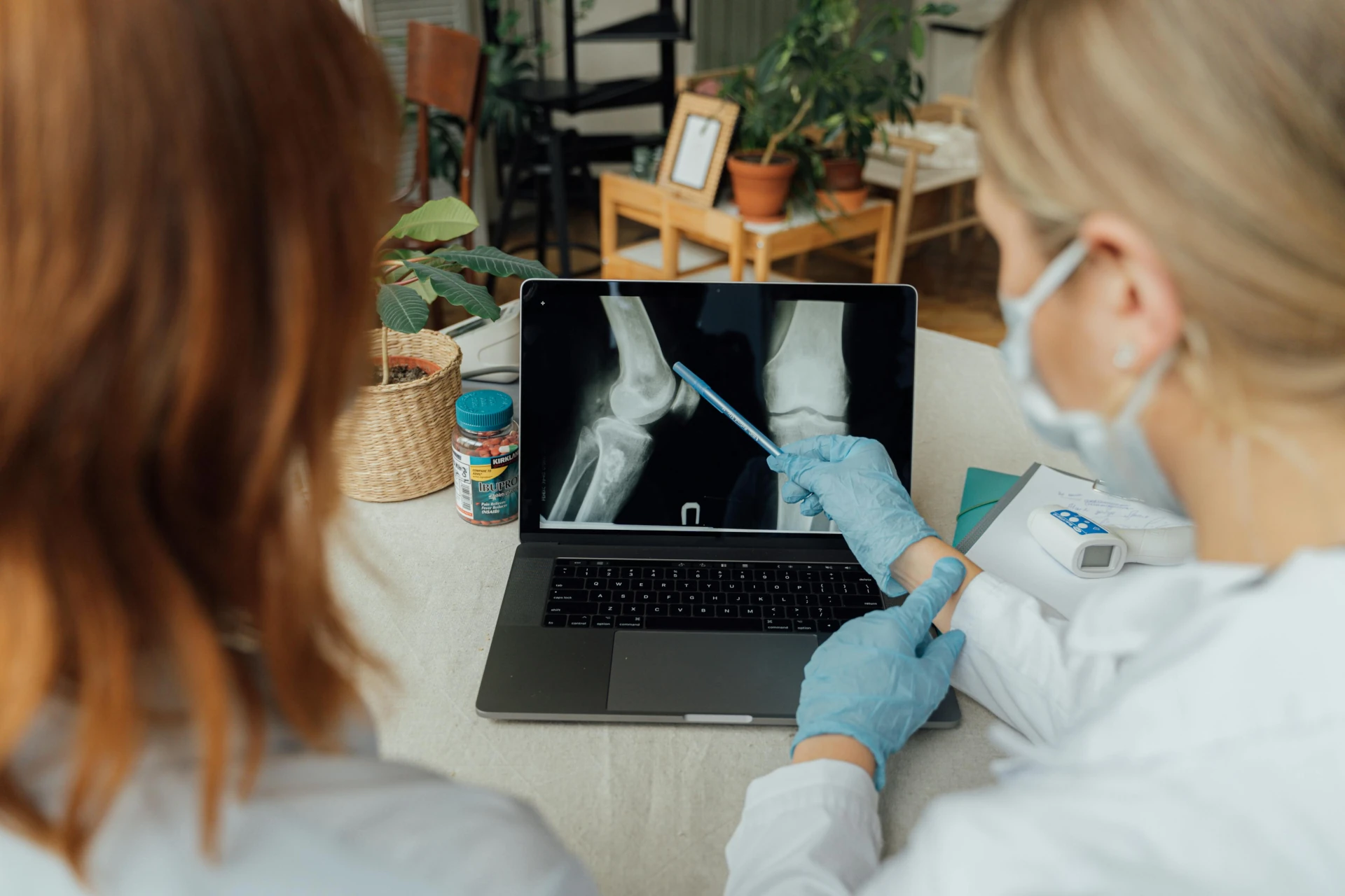 Orthopedics vs. Physical Therapy: What’s the Difference?