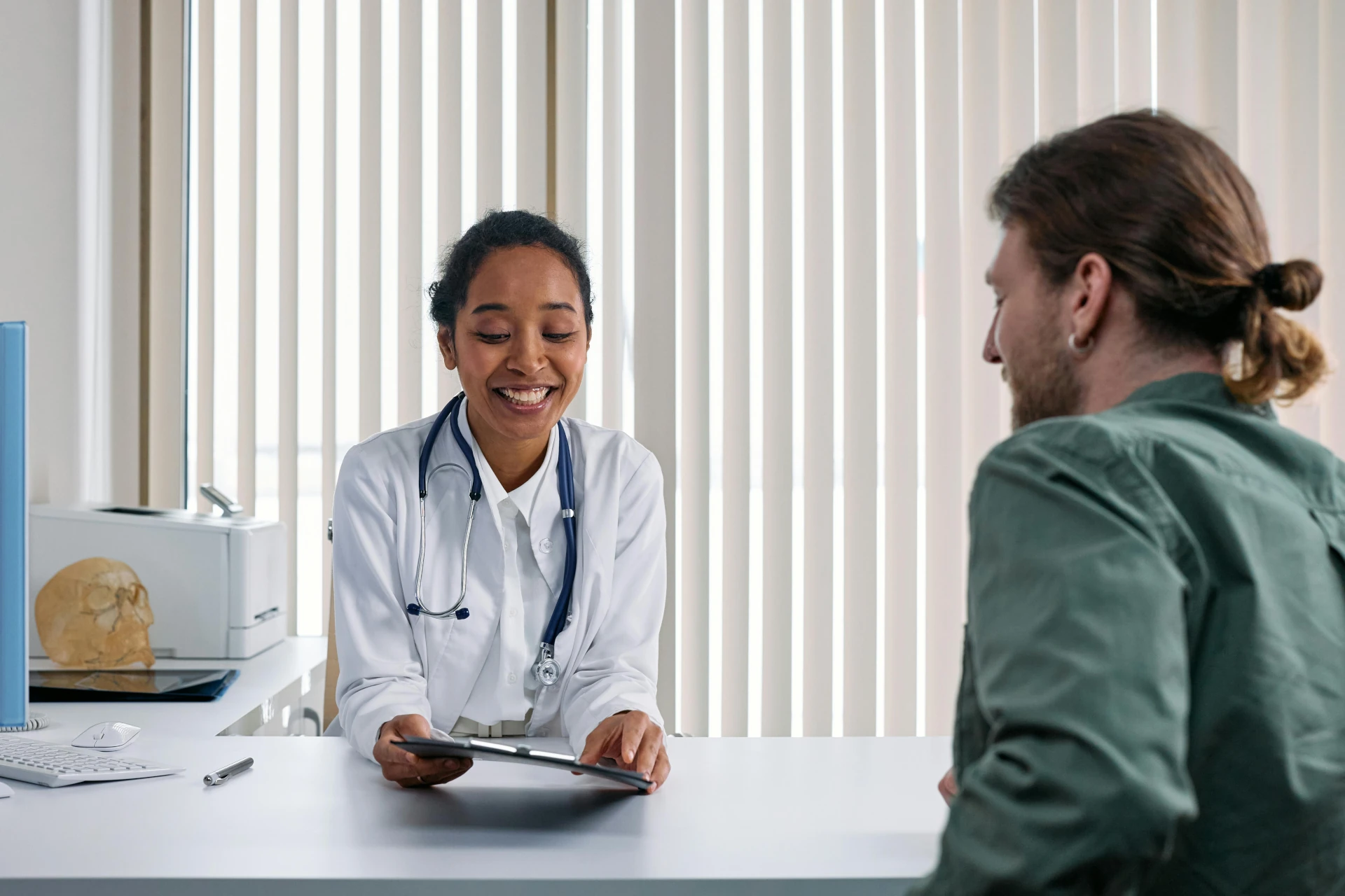 How to Choose the Right Orthopedic Surgeon: 10 Essential Tips